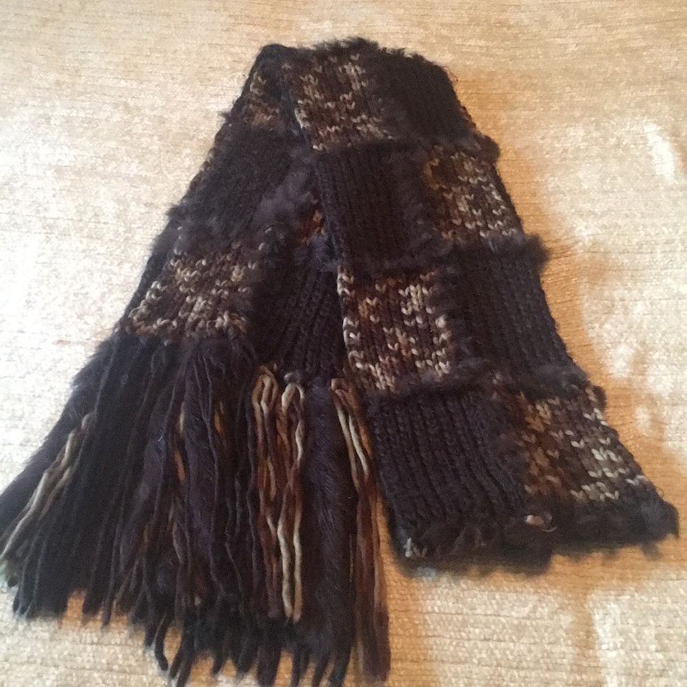 Beautiful & warm crocheted scarf with faux fur